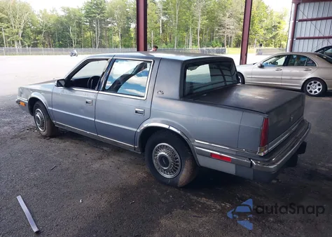 1991 Chrysler New Yorker C-Body Salon из США, поврежденный, VIN 1C3XC66R0MD156119